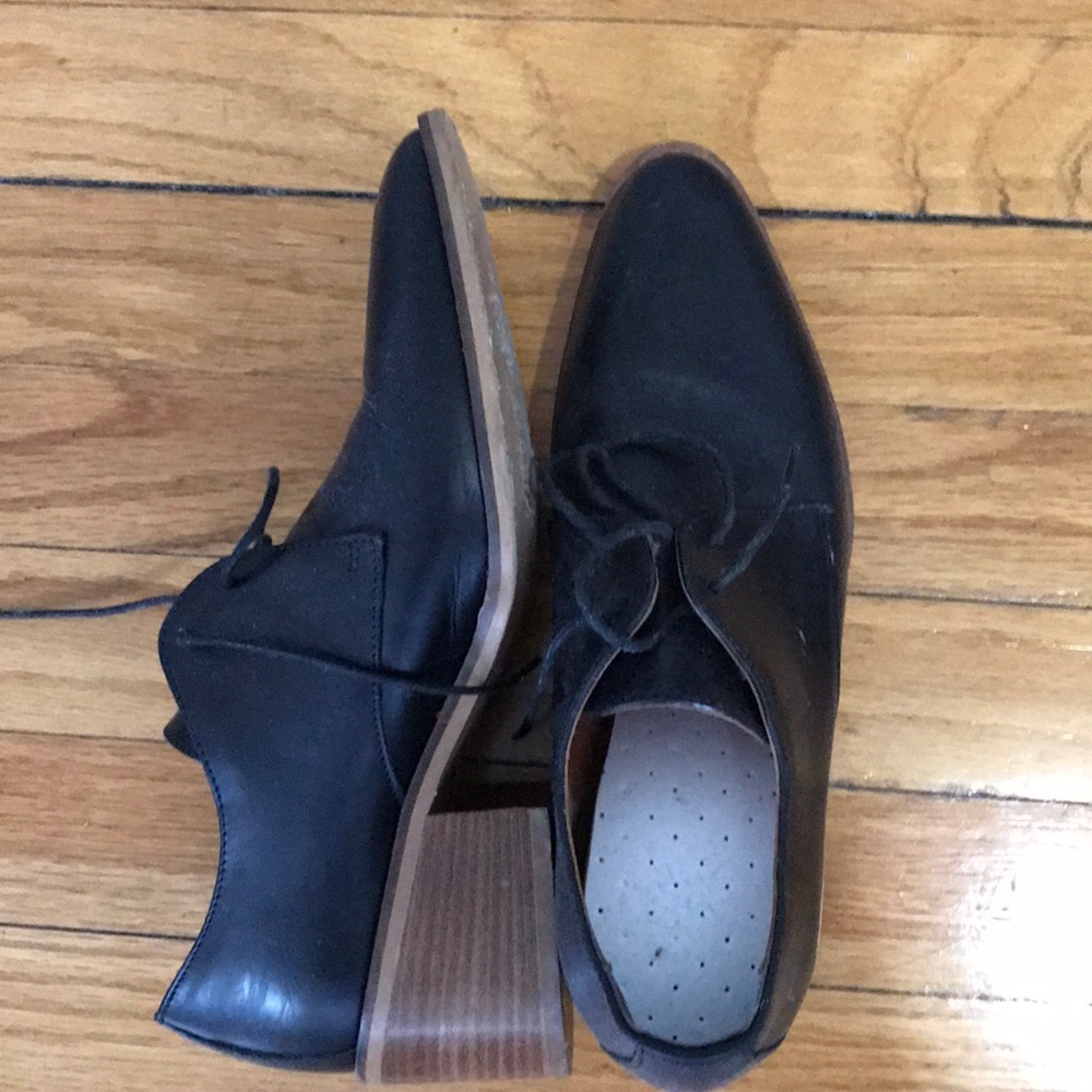 Everlane leather heeled oxford